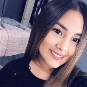 Meet your Posher, Elissa